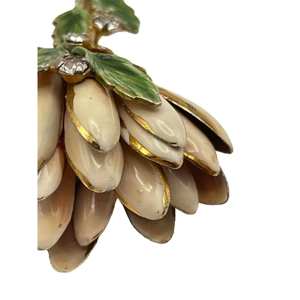 VINTAGE 1940S CREAM ENAMEL SANDOR CHRYSANTHEMUM FLOWER RHINESTONE BROOCH PIN‎